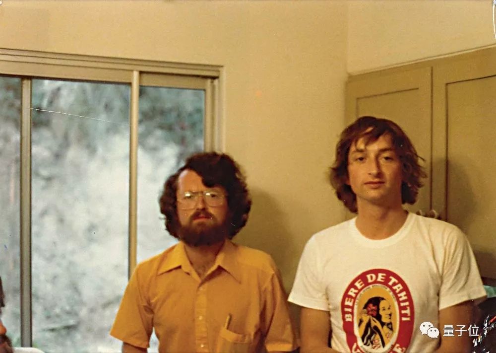 Hinton:人类就是机器,绝妙的机器 Hinton:人类就是机器,绝妙的机器