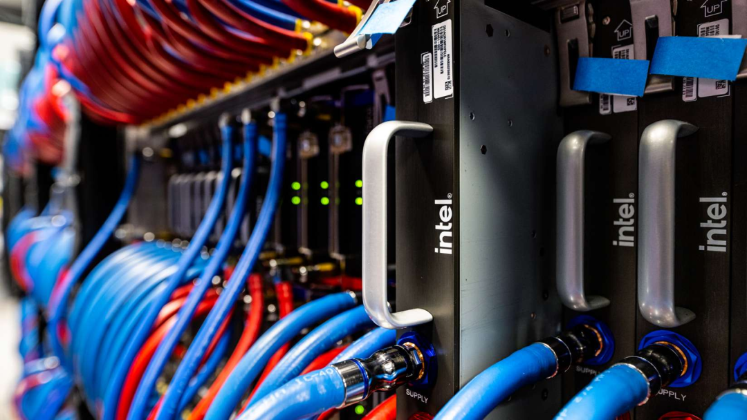 比 ChatGPT 大 5 倍!英特尔官宣 1 万亿参数 AI 大模型,计划 2024 年完成 比 ChatGPT 大 5 倍!英特尔官宣 1 万亿参数 AI 大模型,计划 2024 年完成