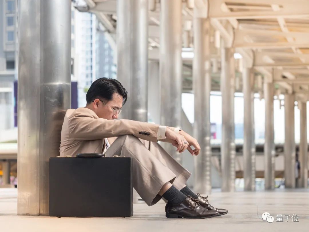 AI在劳动节爆炒7800人,每年节省20亿美元 AI在劳动节爆炒7800人,每年节省20亿美元