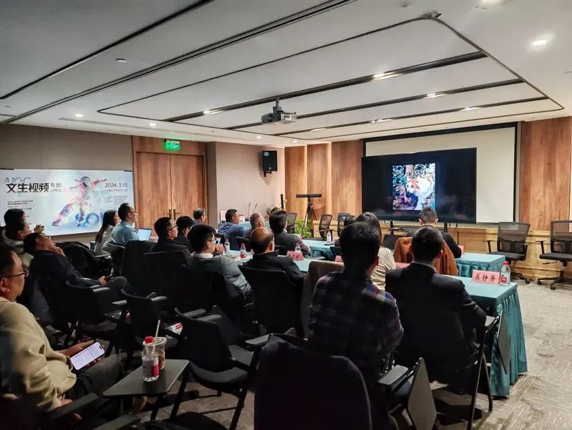 先睹为快《最炙手可热的“对话”》 ,如何使用AIGC为传统行业提供最强助力? 先睹为快《最炙手可热的“对话”》 ,如何使用AIGC为传统行业提供最强助力?