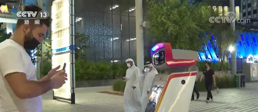 中国制造智能机器人亮相世博会 向全世界展现中国人工智能领域成果 中国制造智能机器人亮相世博会 向全世界展现中国人工智能领域成果