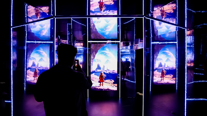 上海首届青少年AIGC创新艺术展开幕,让孩子掌握AI技能 上海首届青少年AIGC创新艺术展开幕,让孩子掌握AI技能