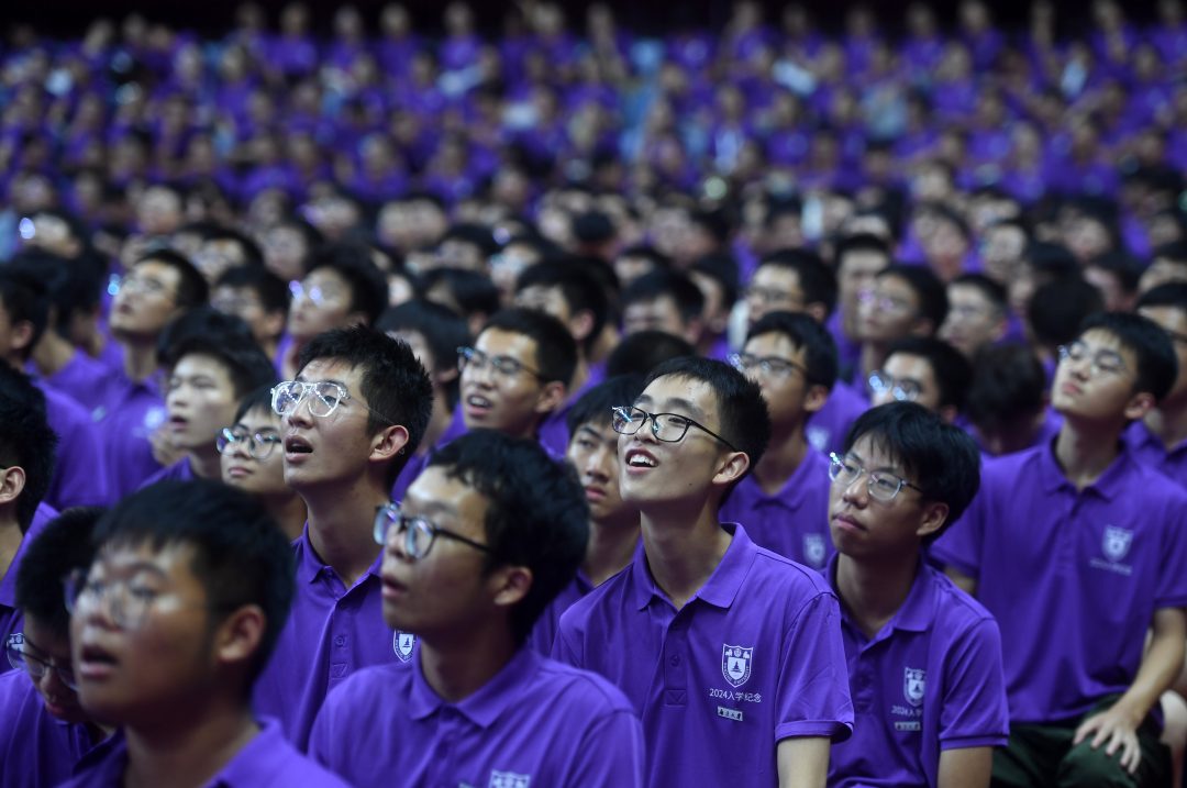 面向全体本科新生的南大人工智能通识核心课开课啦，党委书记谭铁牛院士第一讲讲了这些……