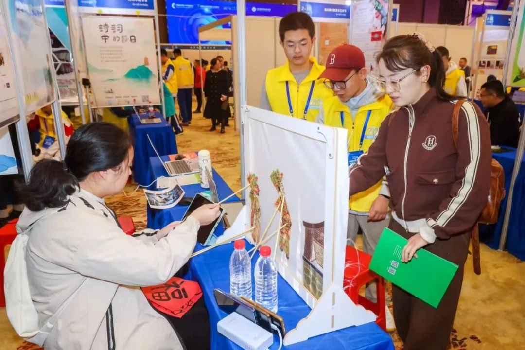 我省代表队在2024年全国青少年人工智能创新实践交流展示活动中斩获佳绩 我省代表队在2024年全国青少年人工智能创新实践交流展示活动中斩获佳绩